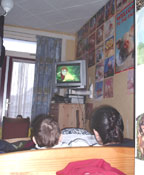 samen met mamma een DVD'tje kijken